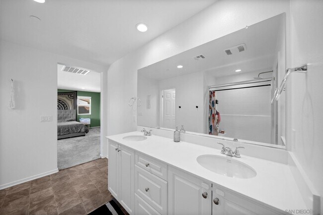 Building Photo - 1442 Rustic Gln Wy