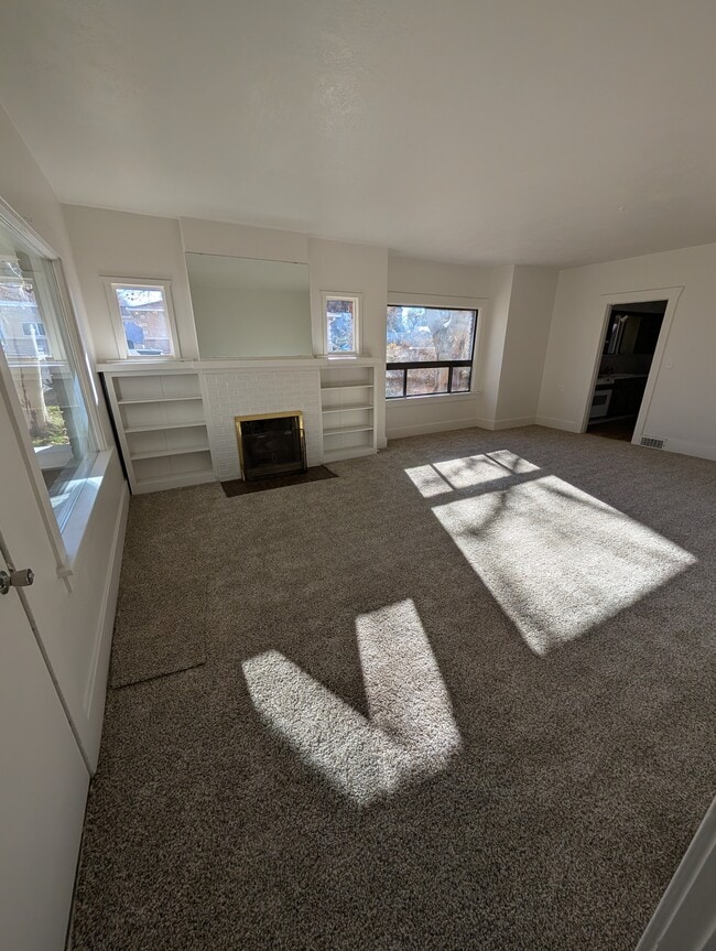 Building Photo - 225 N Main St