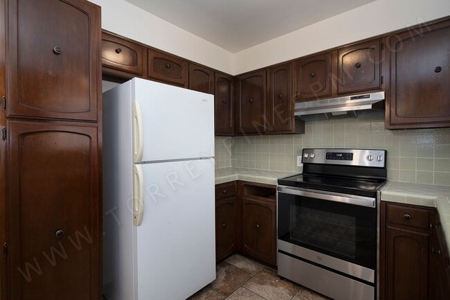 Building Photo - 1 MONTH FREE! Charming 2BR w/ Parking in Pacific Beach
