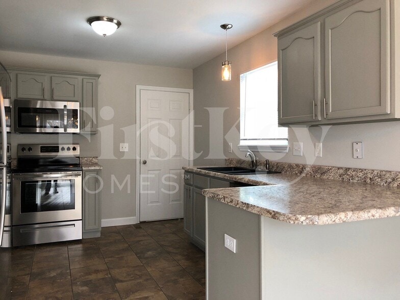 Building Photo - 1503 Jordan Lee Ct