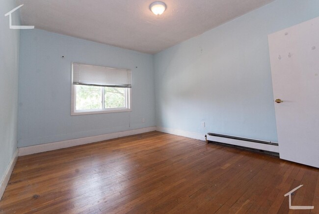 Building Photo - HOT BROOKLINE LISTING!!!!!