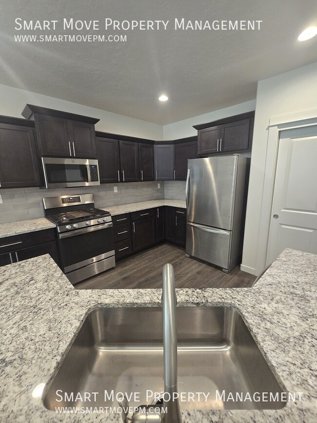 Building Photo - 7529 W Snowberry Dr