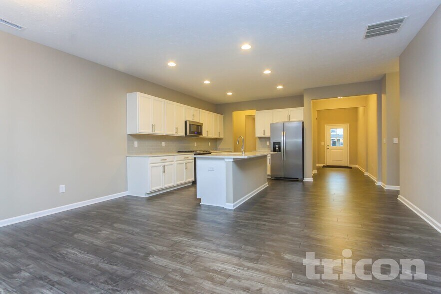 Building Photo - 10406 Deercrest Ln