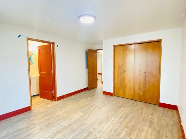 Building Photo - Recently Remodeled River West 3BR - 2BA Home