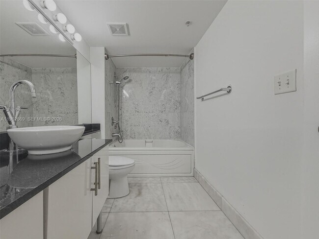 Building Photo - 31 SE 5th St