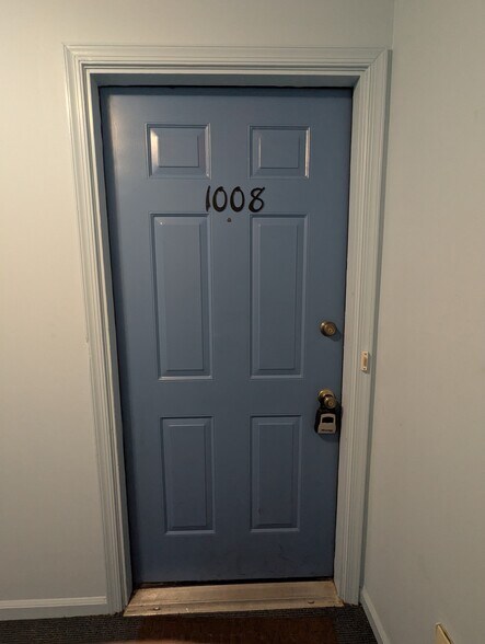 Building Photo - 1008 Woodhaven Dr