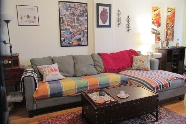 Building Photo - 1450 Beacon St