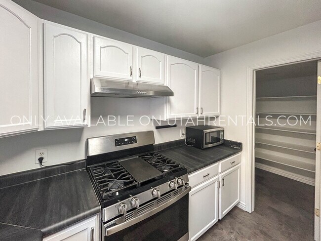 Building Photo - 763 E 80 S