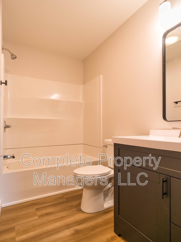 Building Photo - 821 Jefferson Ave