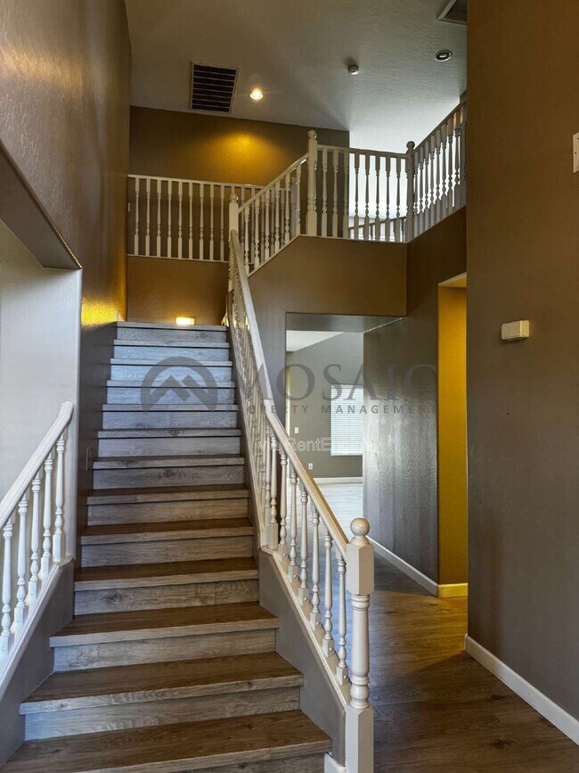 Building Photo - 3356 E Mayberry Ave