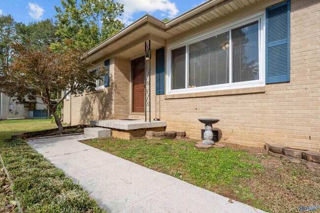 Building Photo - 1007 Heard Ct SE