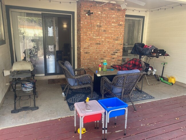 Building Photo - 4012 Cima Serena Dr