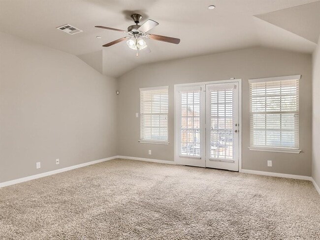 Building Photo - 3101 Davis Ln