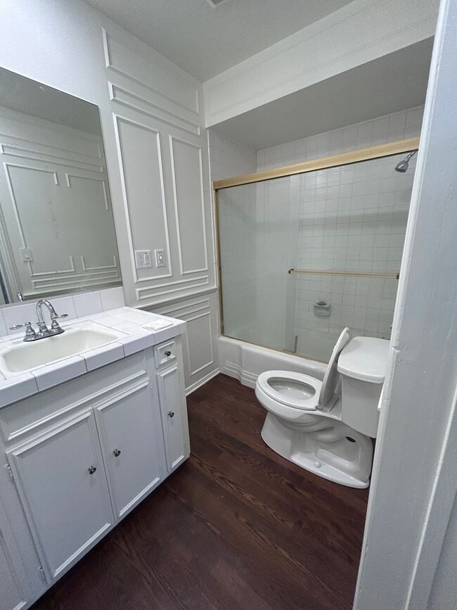 Building Photo - 9080 Shoreham Dr