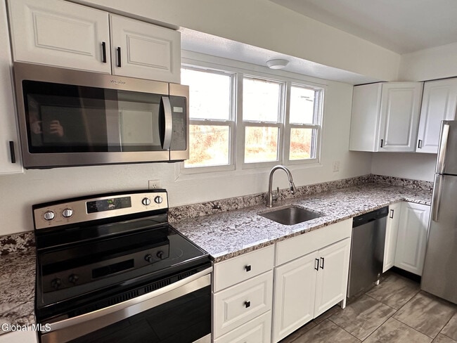 Building Photo - 54 Northern Dr