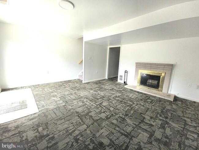 Building Photo - 14632 Earlham Ct
