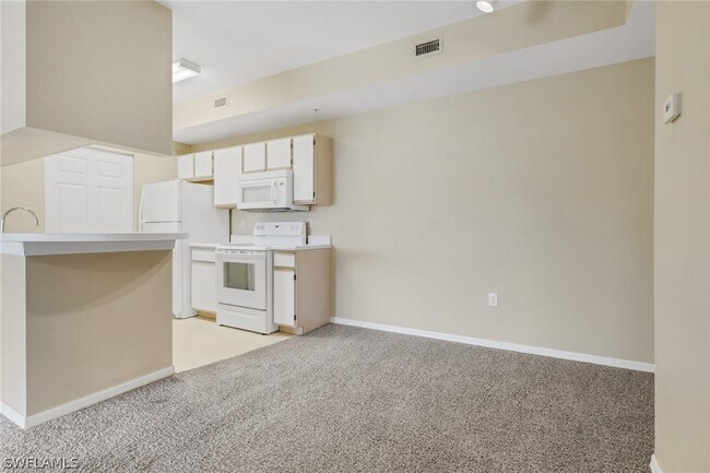 Building Photo - 6321 Aragon Way