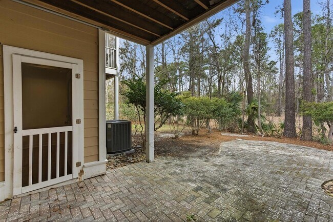 Building Photo - 124 Palm Cove Way