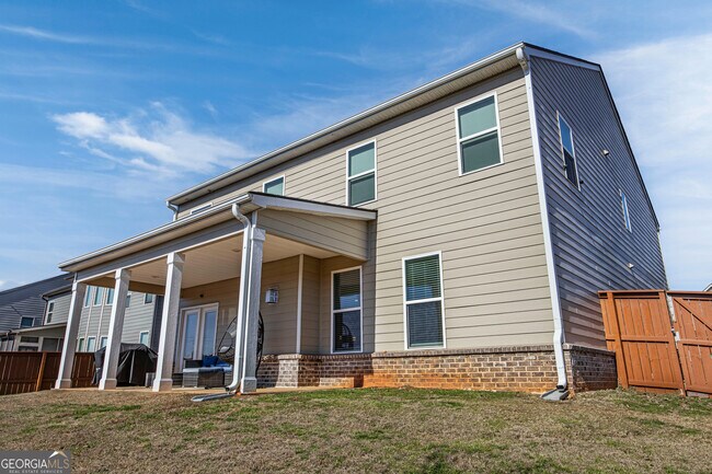 Building Photo - 419 Beachview Rd