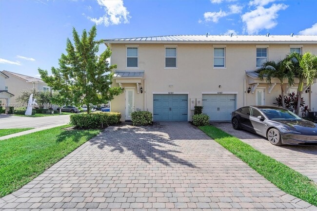 Building Photo - 1240 Eucalyptus Dr