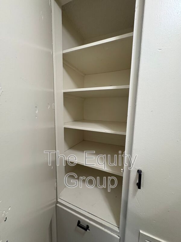 Building Photo - 340 S Blackstone St