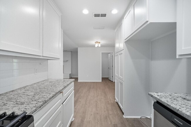 Building Photo - 4518 Edgemont Dr