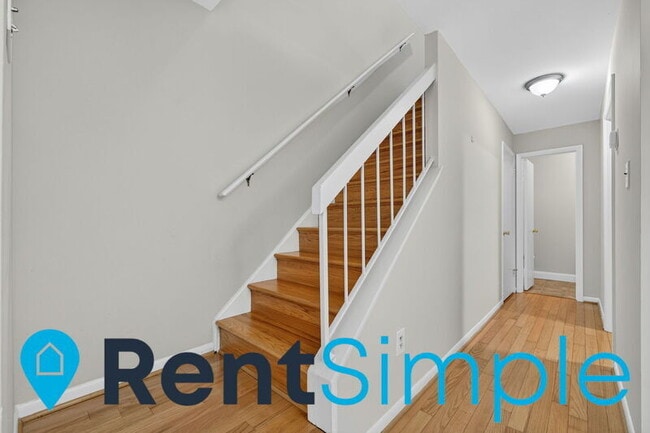 Building Photo - 1673 S Hayes St