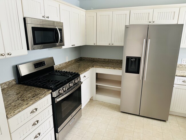 Kitchen - 7361 W Manchester Ave