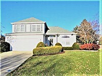 Building Photo - 613 Doral Ln