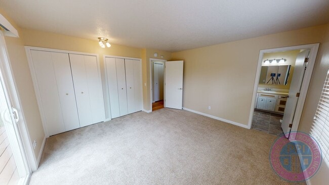 Building Photo - 2404 Saddle Ct