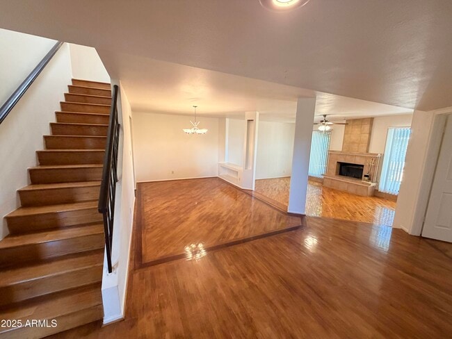 Building Photo - 2506 E Shaw Butte Dr