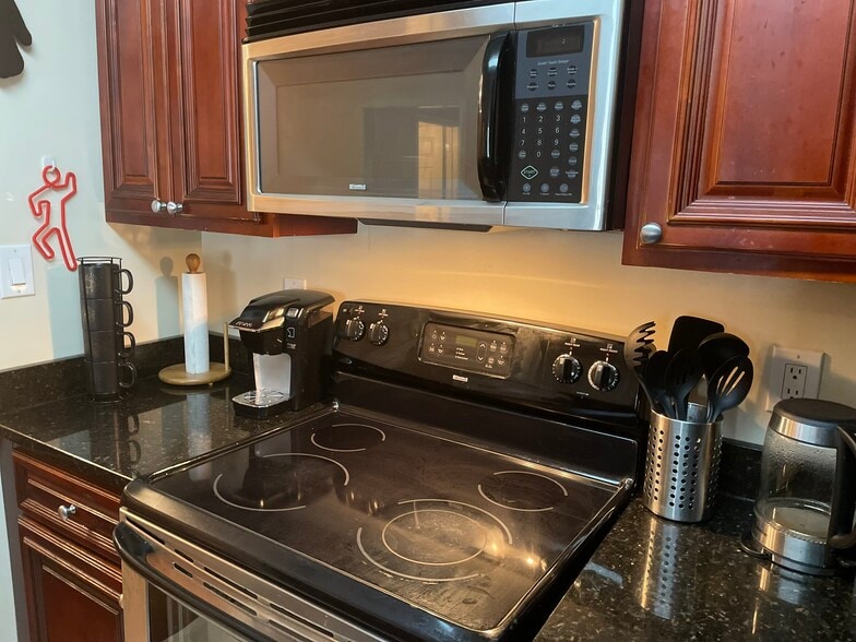 Building Photo - 7206 Santa Fe Pky