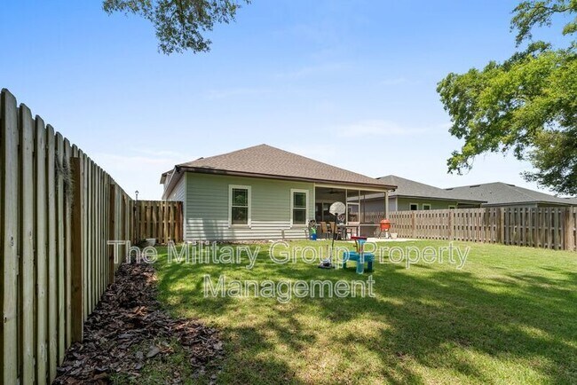 Building Photo - 6901 SW Lugano Ct