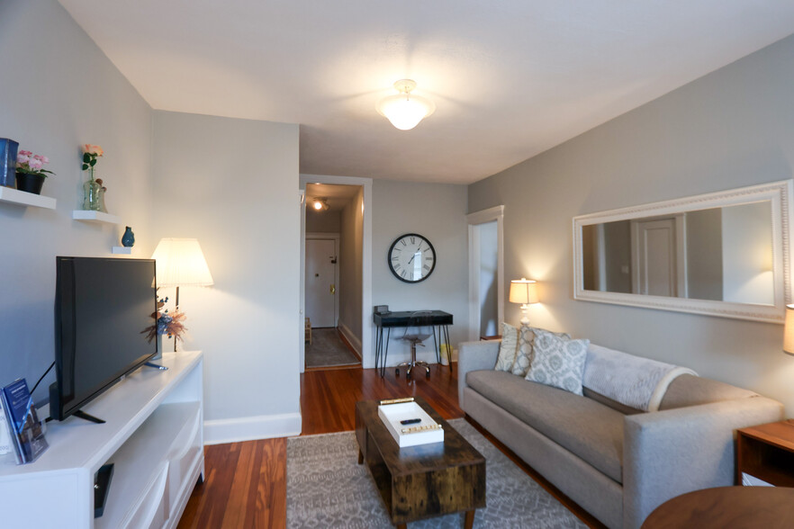 Primary Photo - 31 Orkney Rd