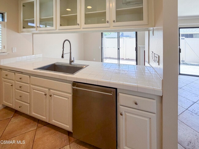 Building Photo - 28606 Conejo View Dr