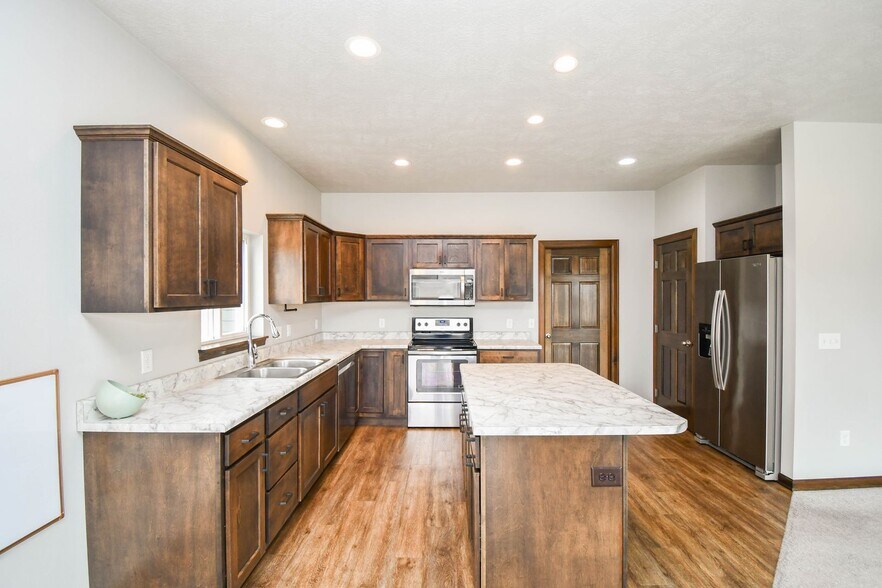 Building Photo - 7301 E Corinth St