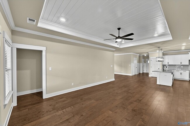 Building Photo - 114 Hudson River Dr