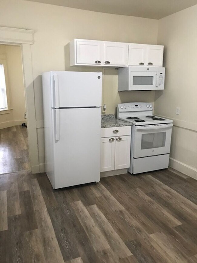 Building Photo - DICKERMAN