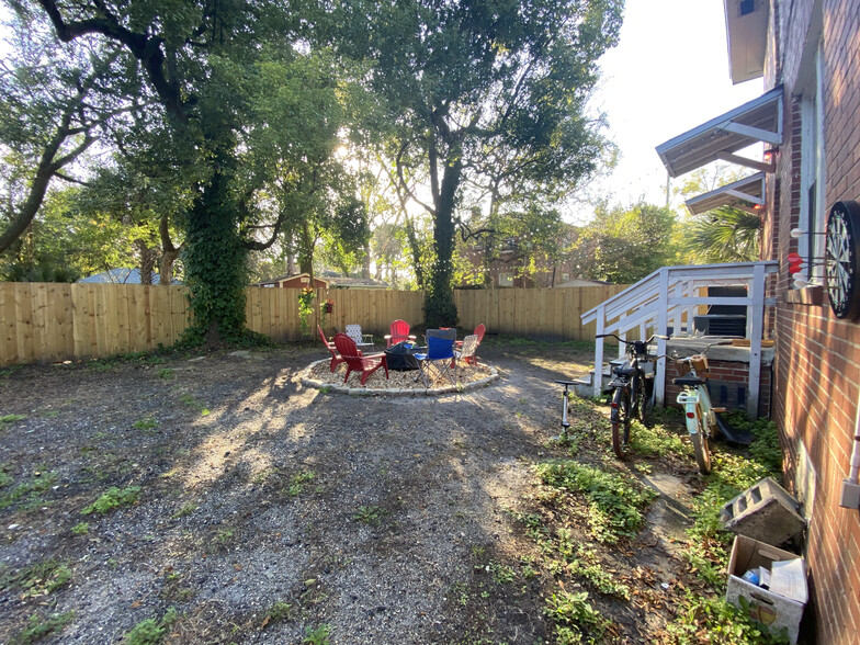 Fully fenced backyard - 809 Acosta Street