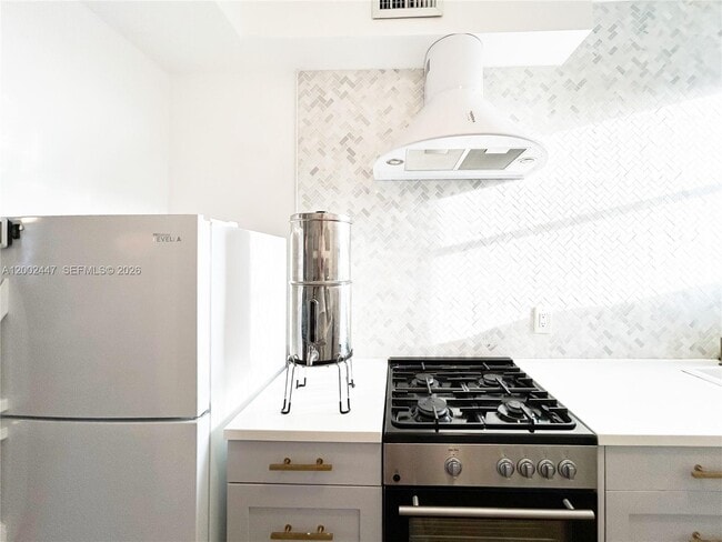 Building Photo - 1255 Marseille Dr