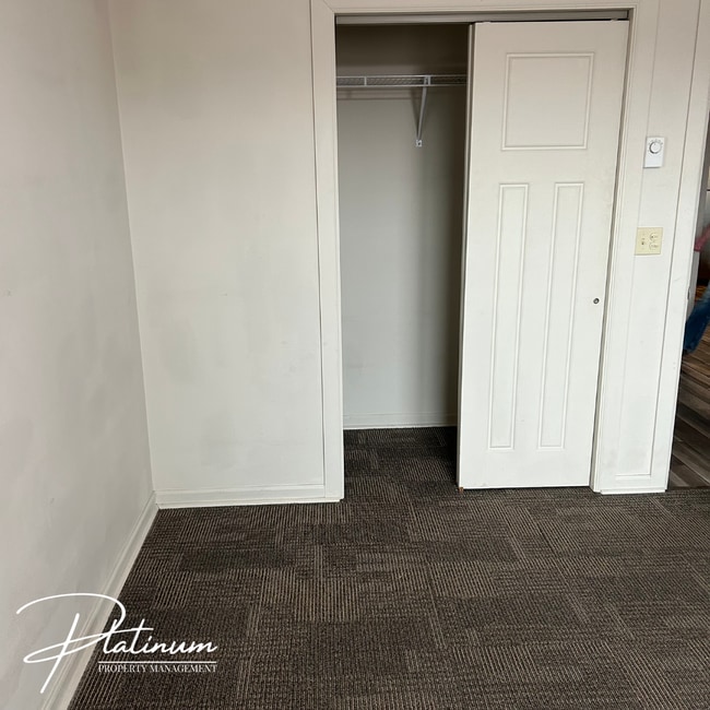 Building Photo - 642 W Granite St