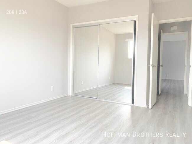 Building Photo - 1642 Barry Ave