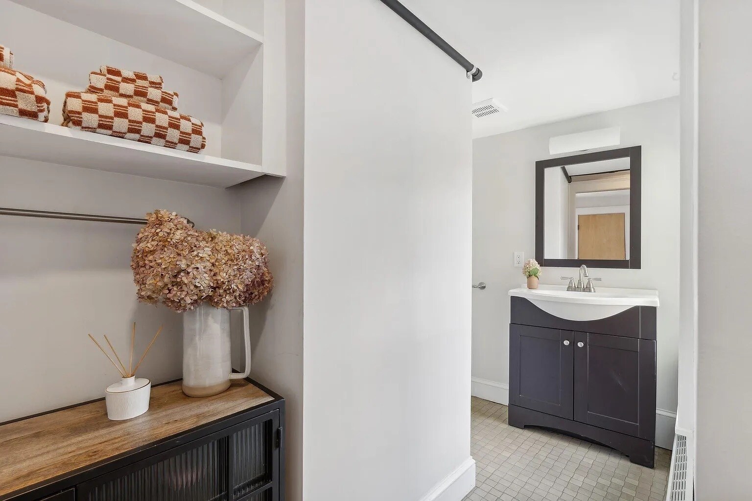 Building Photo - 32 Pleasant St