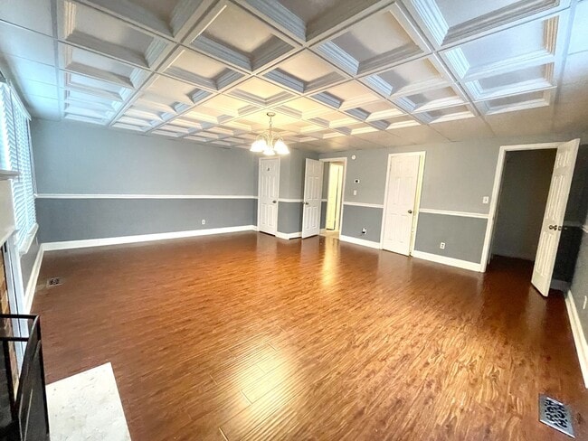 Building Photo - Beautiful 3-bedroom, 2.5-bathroom home