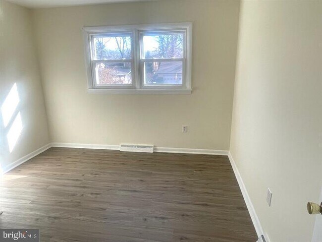 Building Photo - 13008 Woodburn Dr