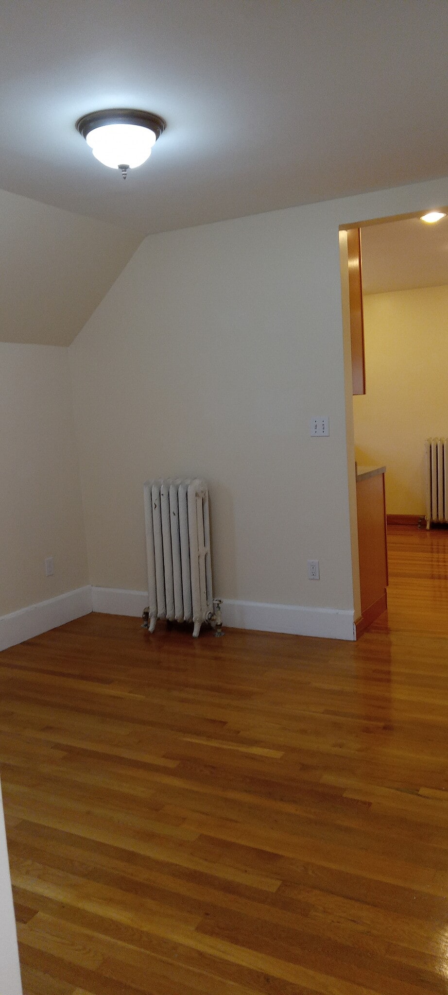 Middle Room - 351 Essex St