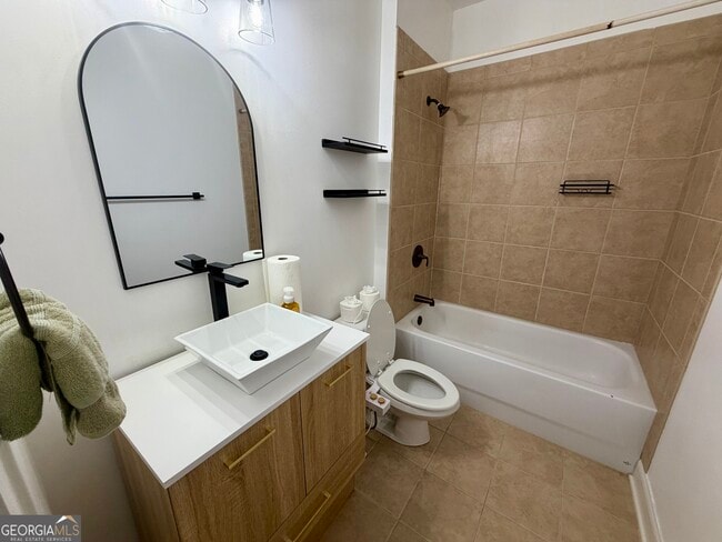 Building Photo - 301 Conway Ct