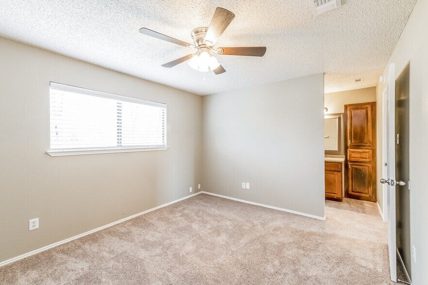 Building Photo - 1513 Long Shadow Ln