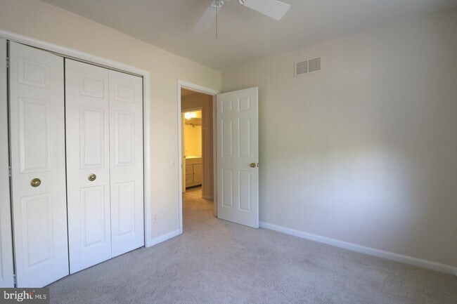 Building Photo - 47640 Sandbank Square