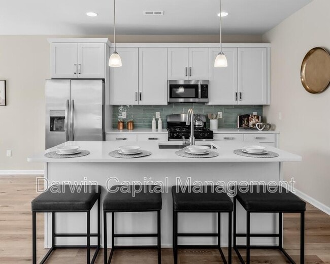 Building Photo - 920 Woodview Ct